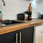 Duplex Centre 아파트